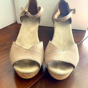 Toms wedge shoes